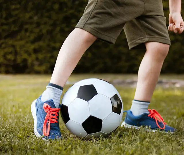 How To Kick A Soccer Ball? Sports sites